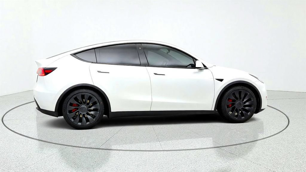 Used 2023 Tesla Model Y Performance AWD/4WD image 4