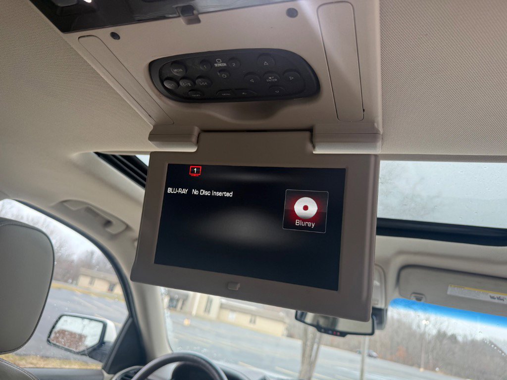 Used 2015 GMC Yukon Denali w/ Premium Package image 10