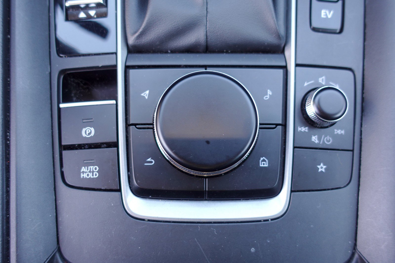 Certified 2025 MAZDA CX-50 2.5 Hybrid w/ Preferred Pkg image 21