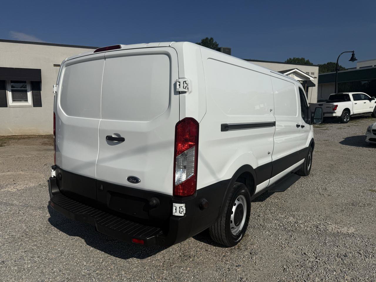 Used 2019 Ford Transit 250 148 Low Roof RWD image 5
