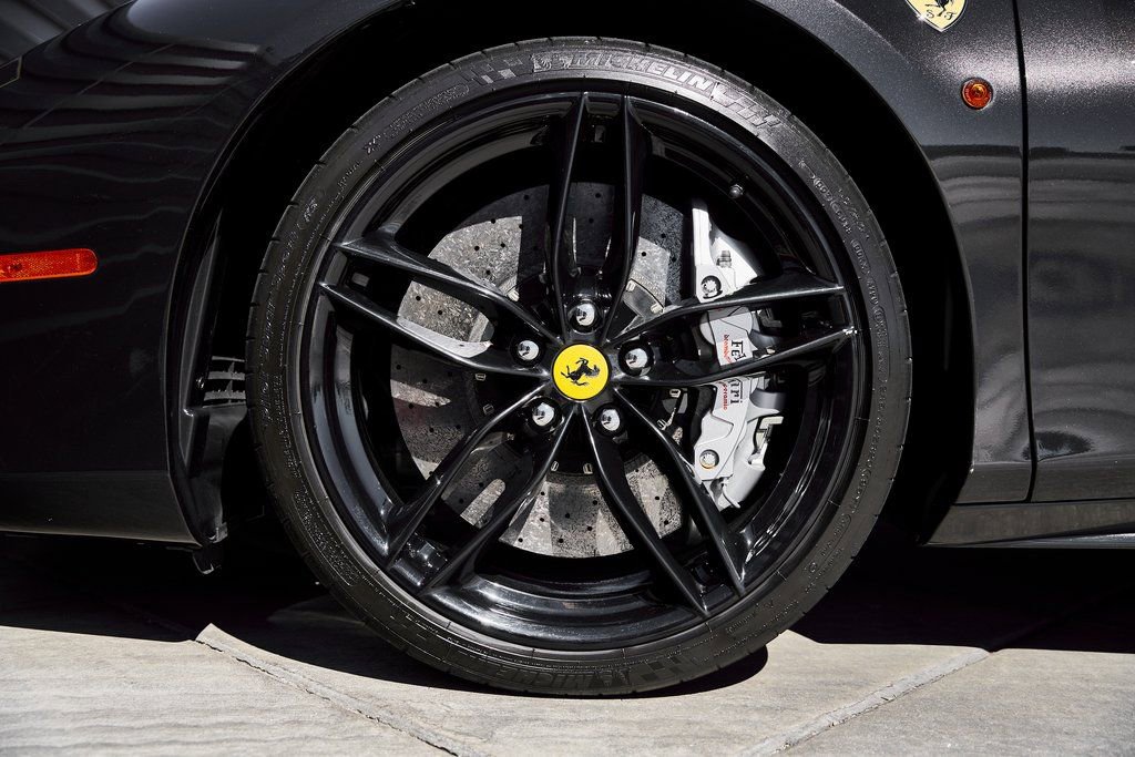 Used 2018 Ferrari 488 Spider image 3