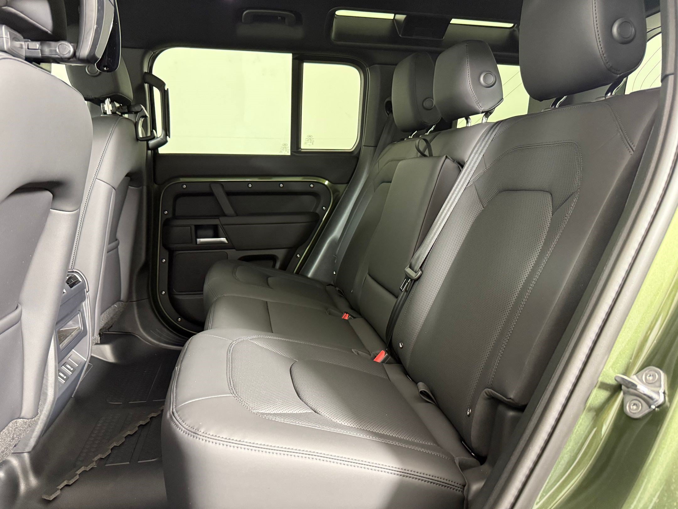 New 2026 Land Rover Defender 110 S AWD/4WD image 15