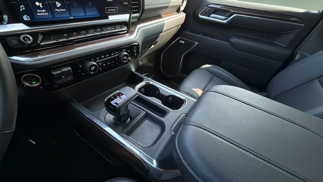 Used 2025 Chevrolet Silverado 1500 LT Trail Boss w/ Convenience Package II AWD/4WD image 14