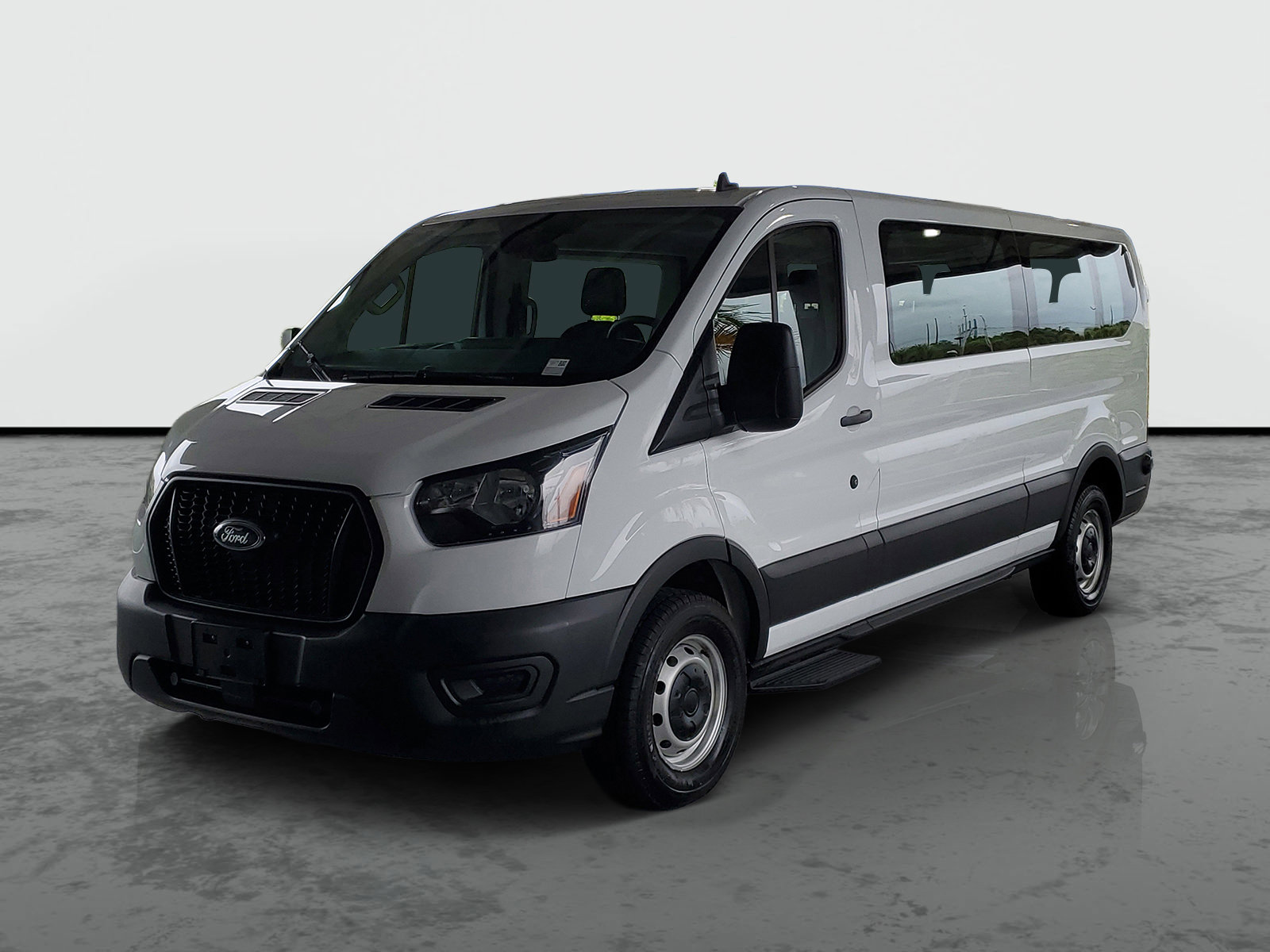 Used 2024 Ford Transit 350 XL RWD image 4
