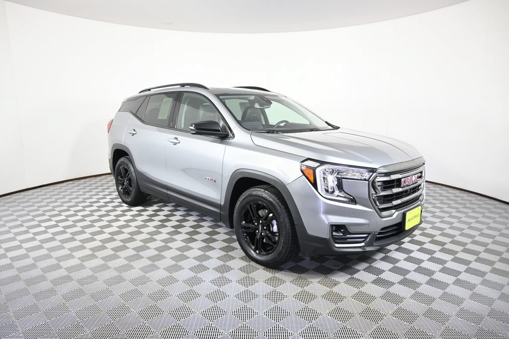 Used 2023 GMC Terrain AT4 w/ Tech Package AWD/4WD image 9