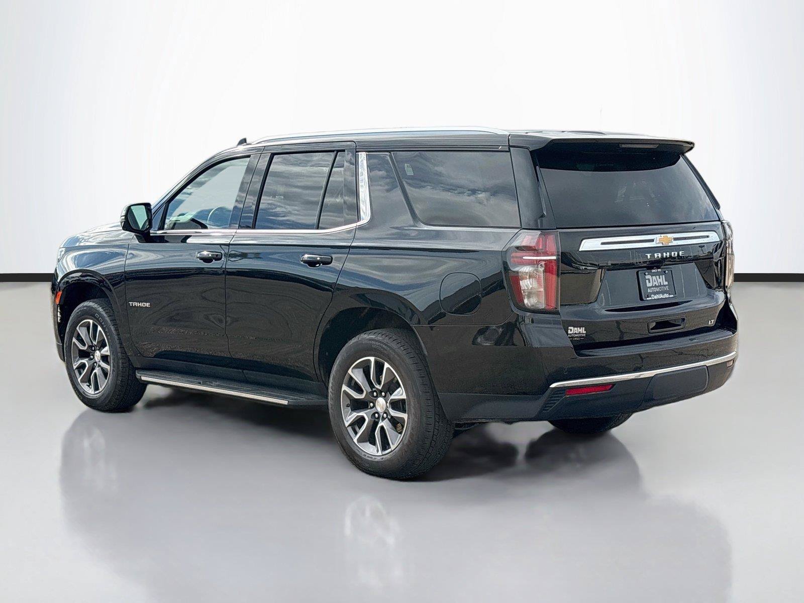 Used 2024 Chevrolet Tahoe LT w/ Luxury Package AWD/4WD image 10