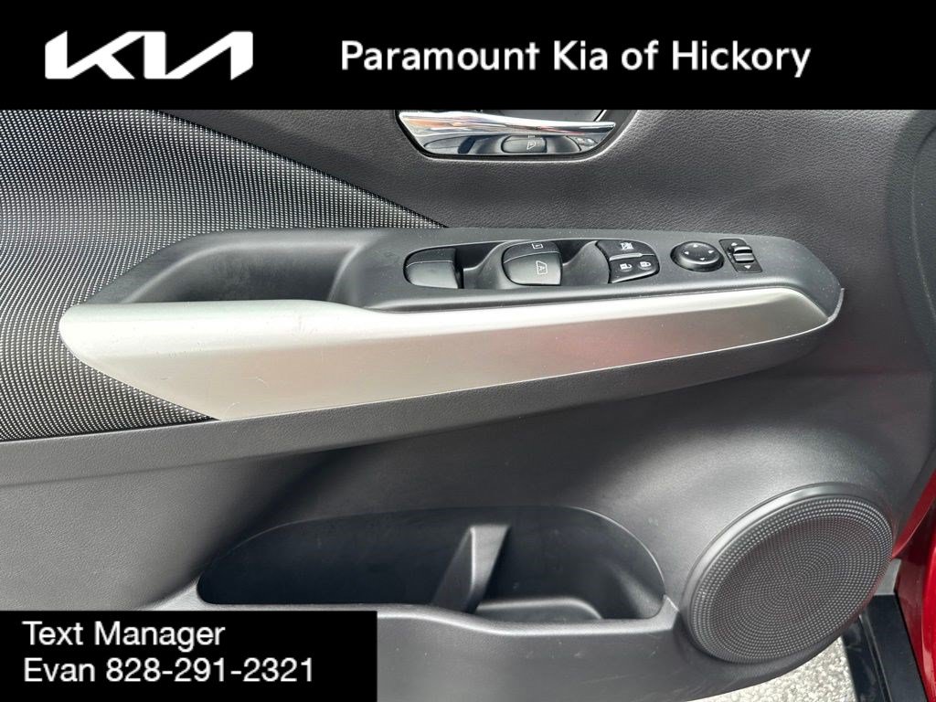 Used 2020 Nissan Kicks SV FWD image 16