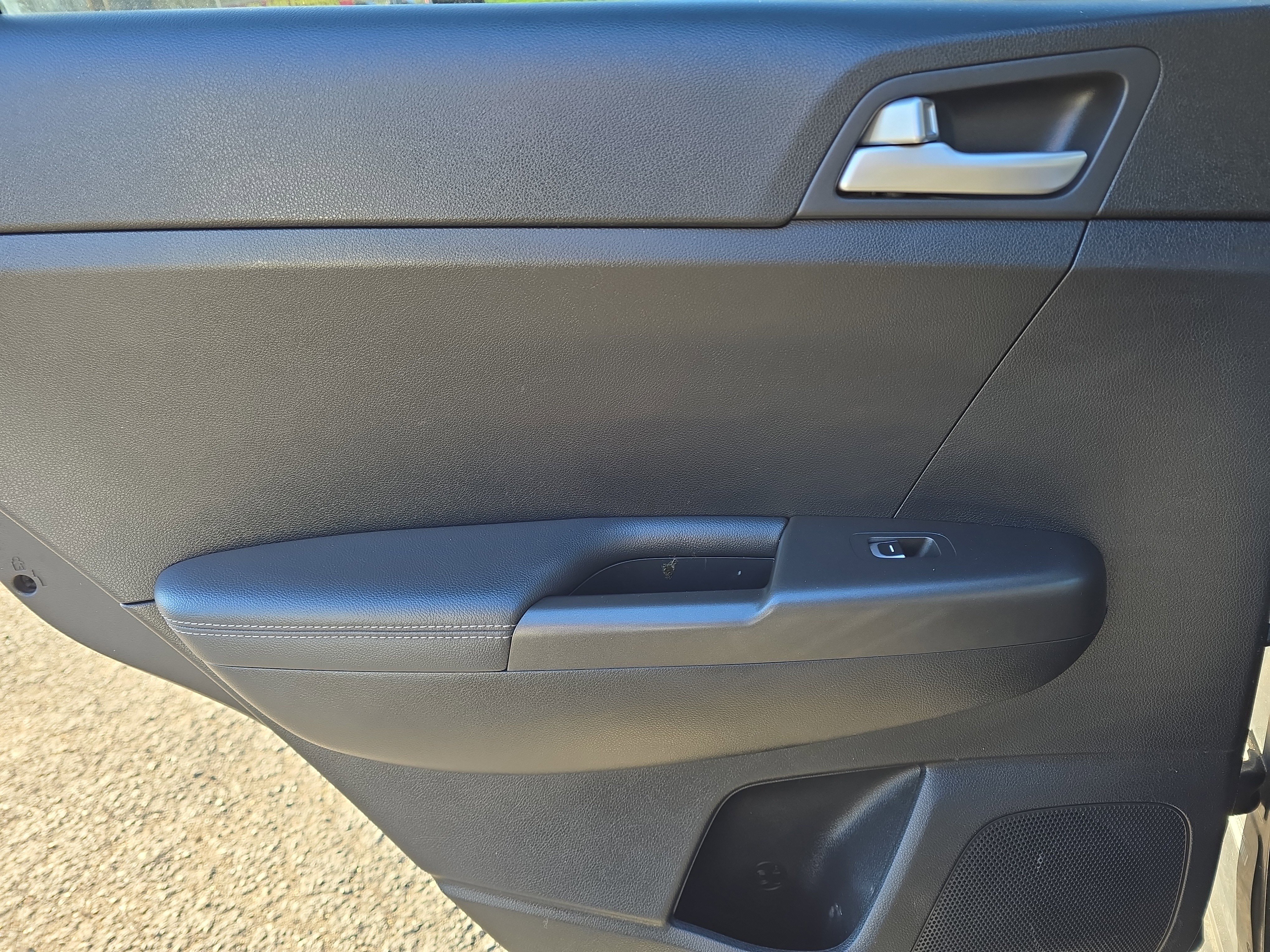 Used 2020 Kia Sportage LX image 25