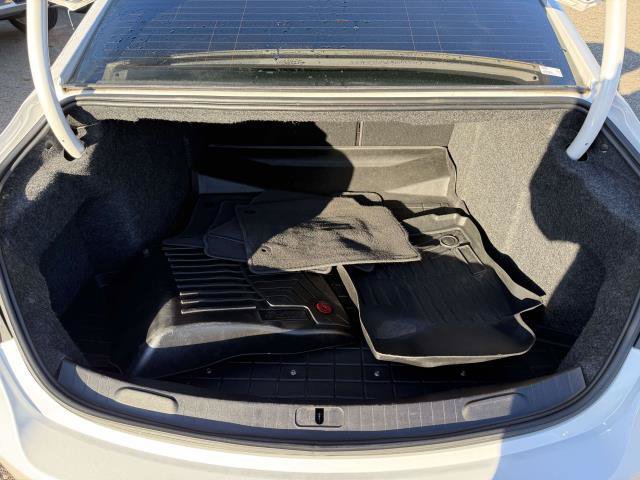 Used 2017 Chevrolet Impala Premier w/ Enhanced Convenience Package FWD image 9