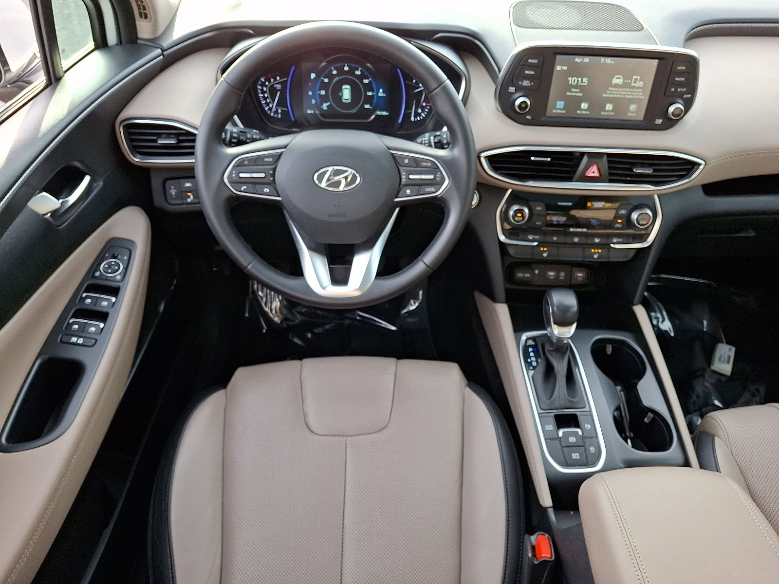 Used 2020 Hyundai Santa Fe SEL w/ Convenience + Premium Package FWD image 12