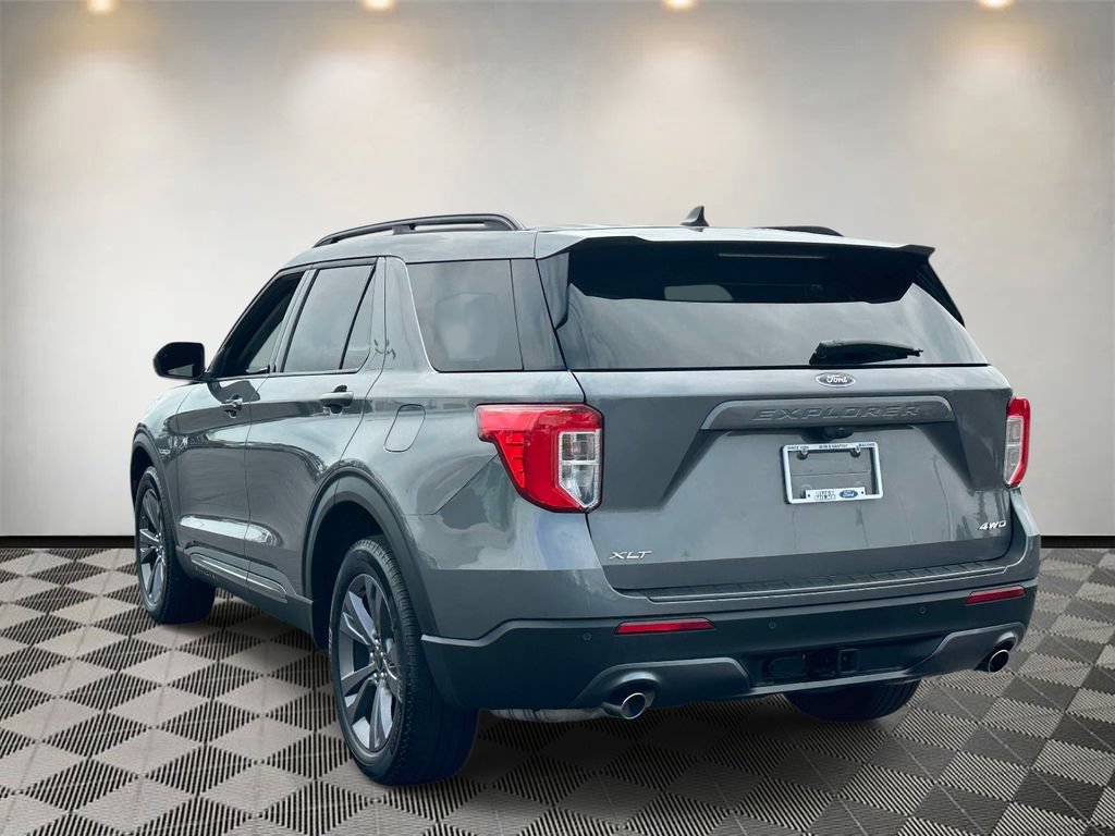 Used 2024 Ford Explorer XLT w/ Equipment Group 202A AWD/4WD image 5