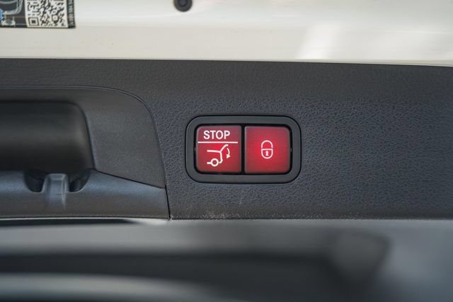 Used 2023 Mercedes-Benz GLS 450 4MATIC image 12