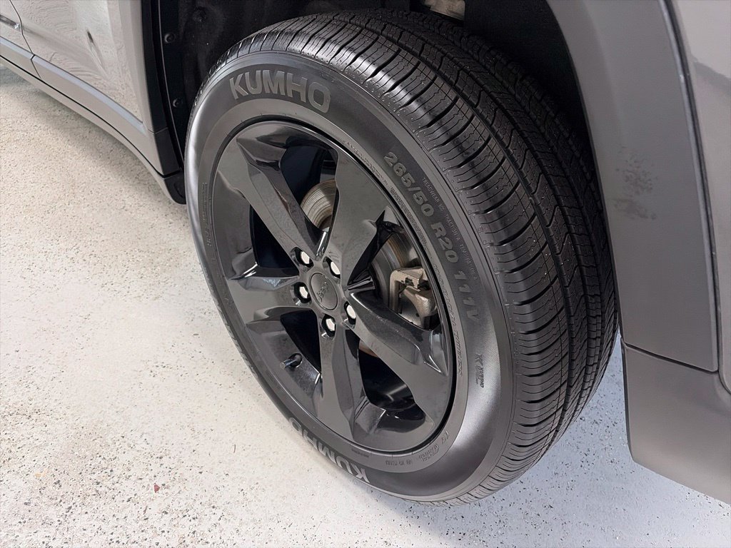 Certified 2024 Jeep Grand Cherokee Altitude AWD/4WD image 8