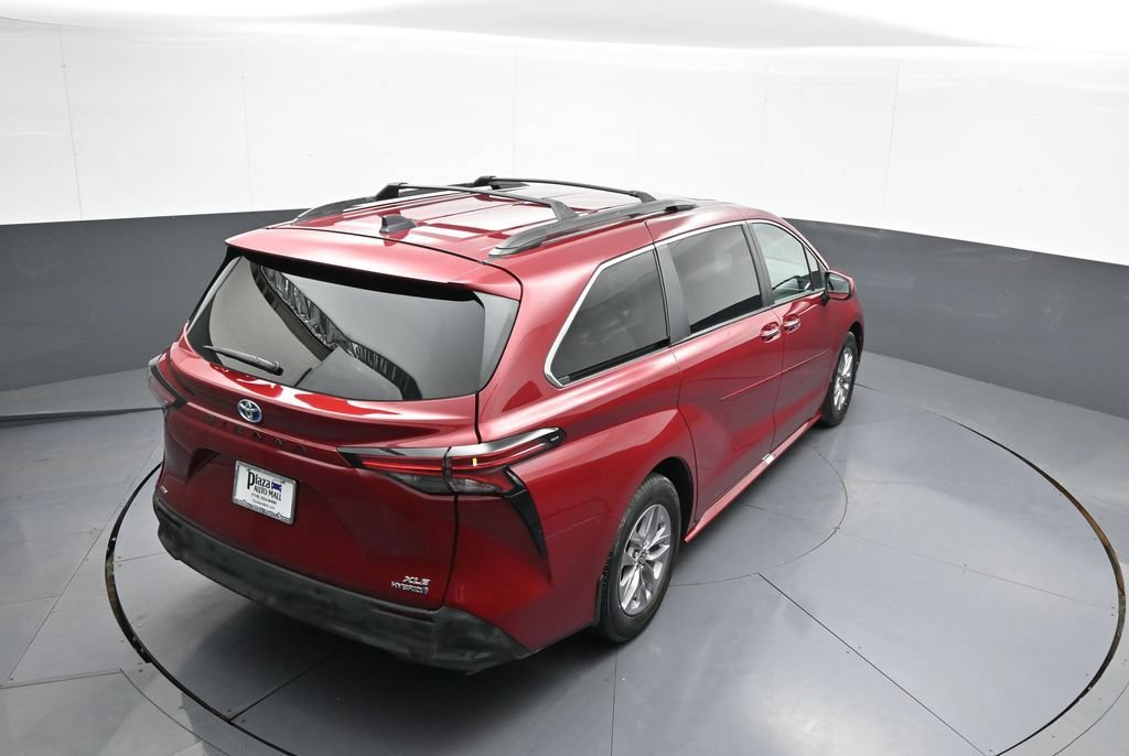 Certified 2022 Toyota Sienna XLE AWD/4WD image 40