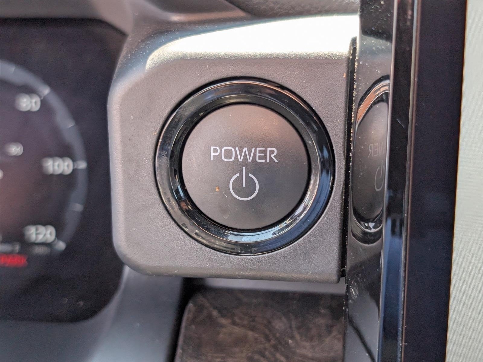 Used 2025 Toyota Tacoma Limited AWD/4WD image 25