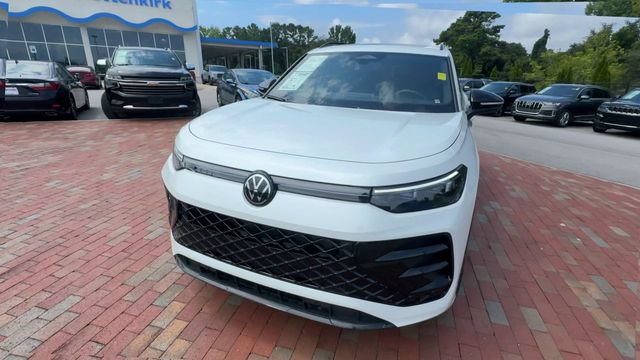 Used 2026 Volkswagen Tiguan SE R-Line FWD image 6