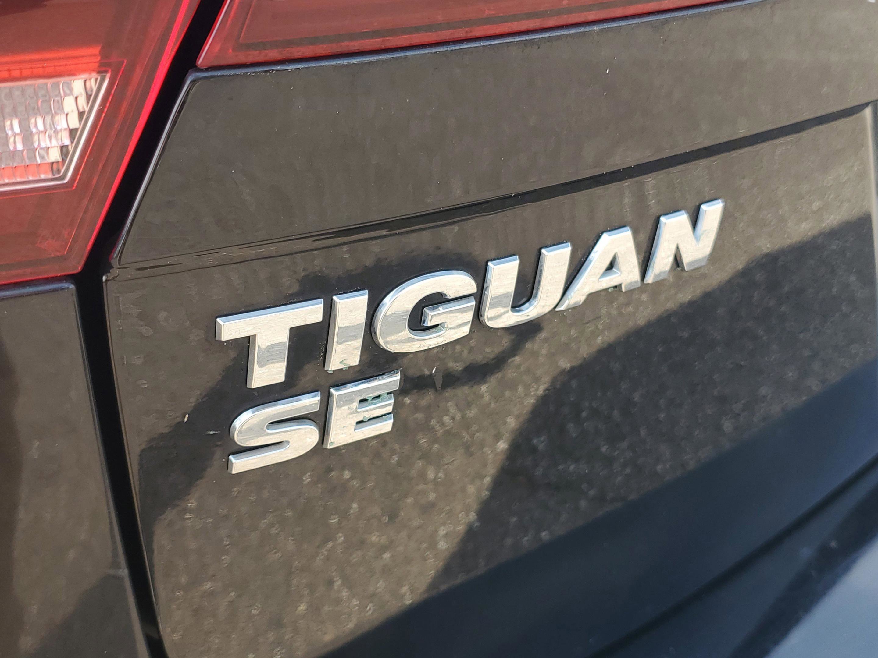 Used 2021 Volkswagen Tiguan SE image 29
