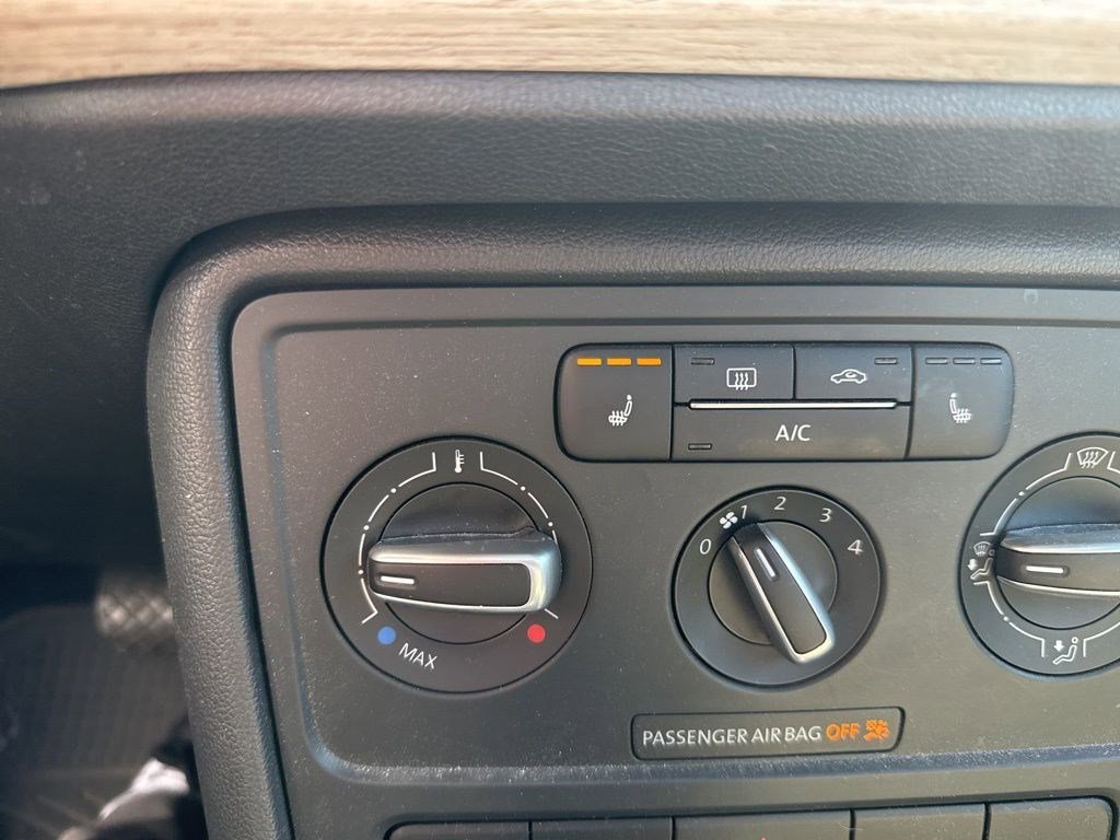 Used 2018 Volkswagen Beetle 2.0T Coast w/ Coast Lighting Package image 12