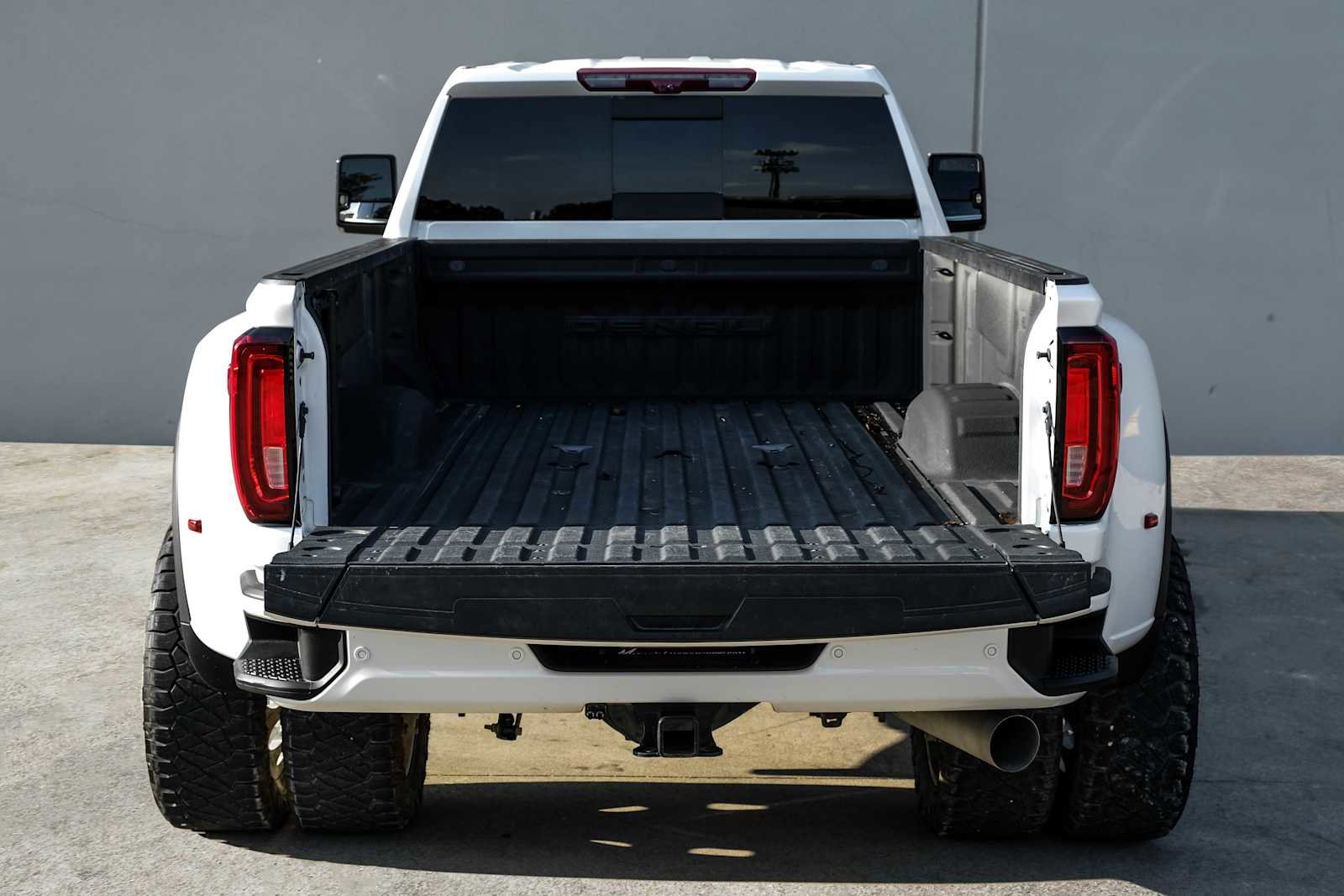 Used 2022 GMC Sierra 3500 Denali w/ Denali Ultimate Package AWD/4WD image 51