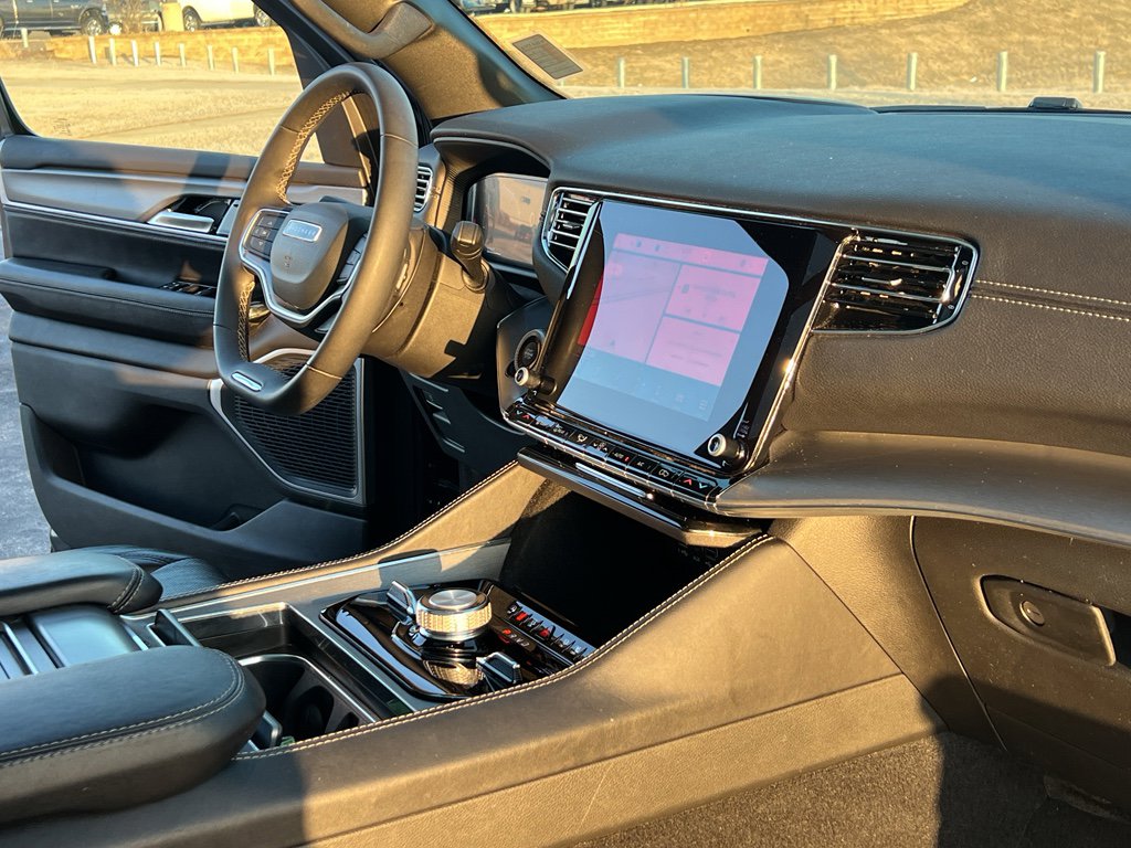 Used 2023 Jeep Wagoneer Series II w/ Convenience Group I image 32