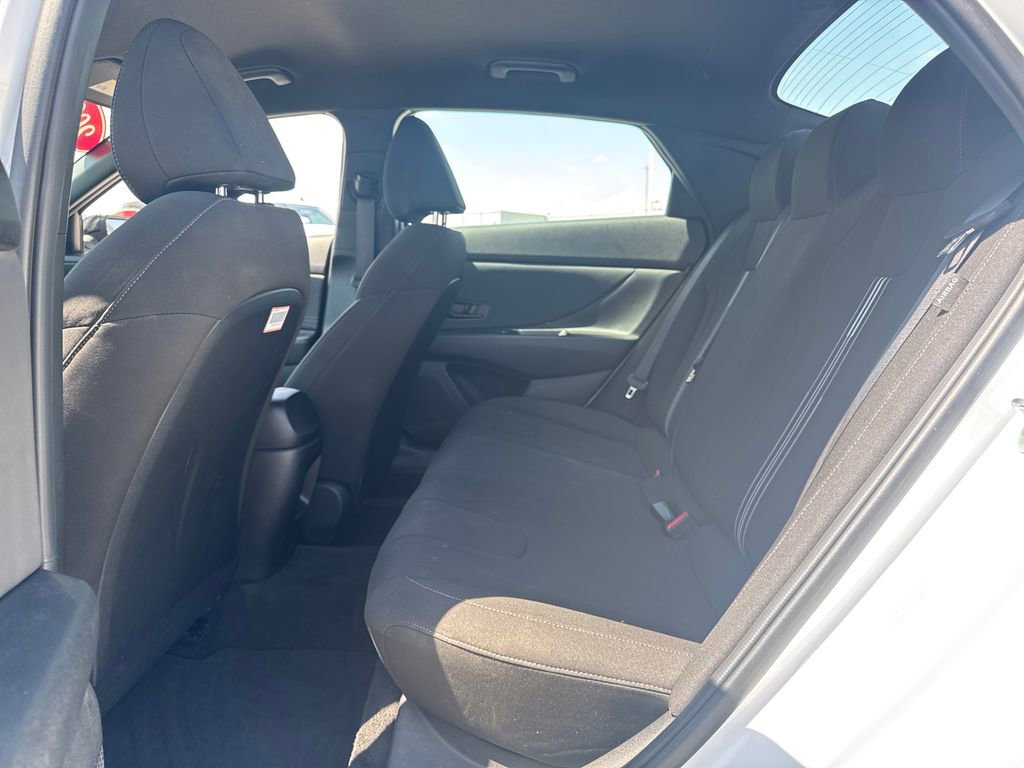 Used 2025 Hyundai Elantra Sport FWD image 13
