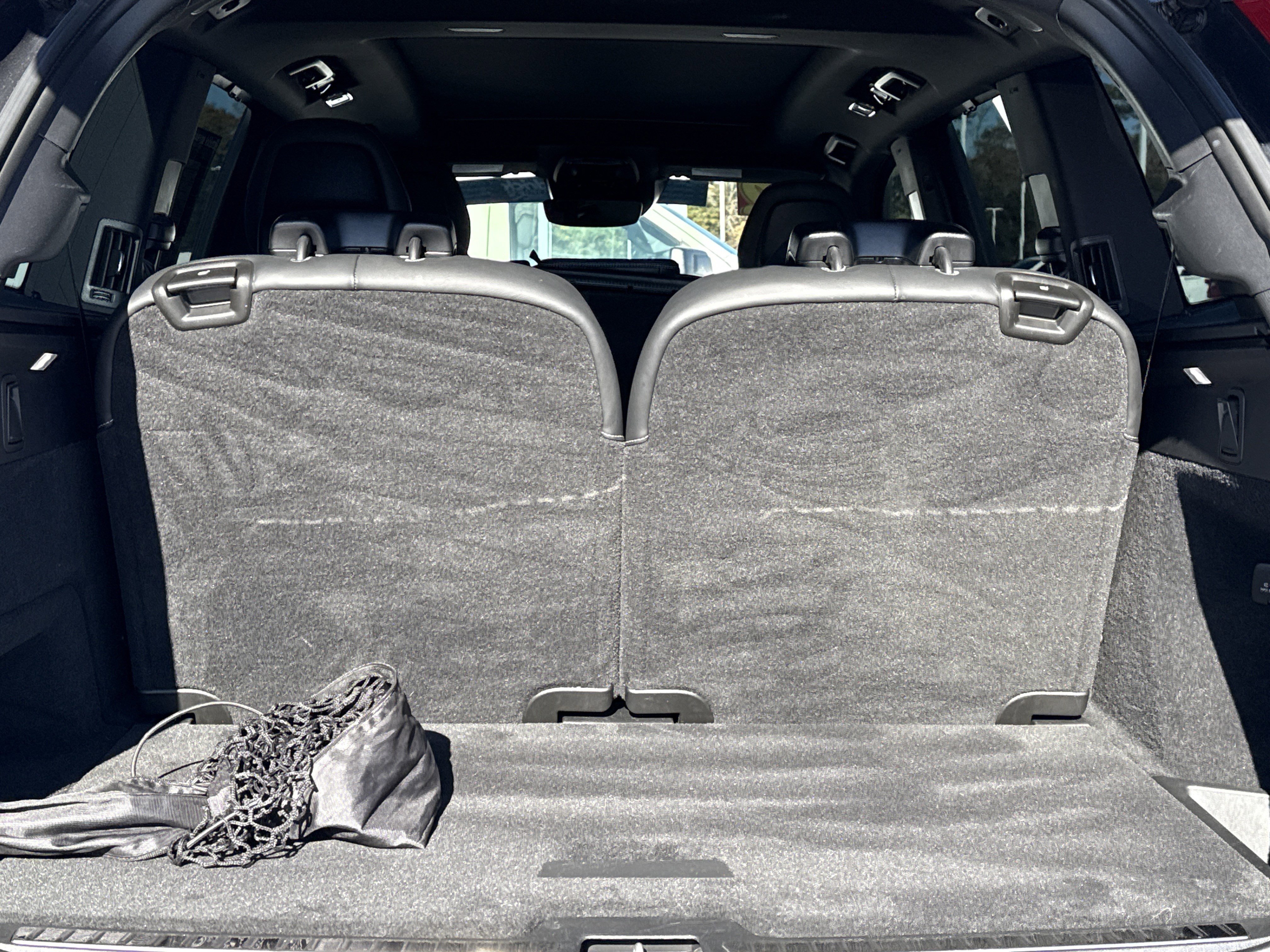 Used 2022 Volvo XC90 T8 R-Design w/ Advanced Package image 34