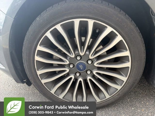 Used 2017 Ford Fusion SE image 12