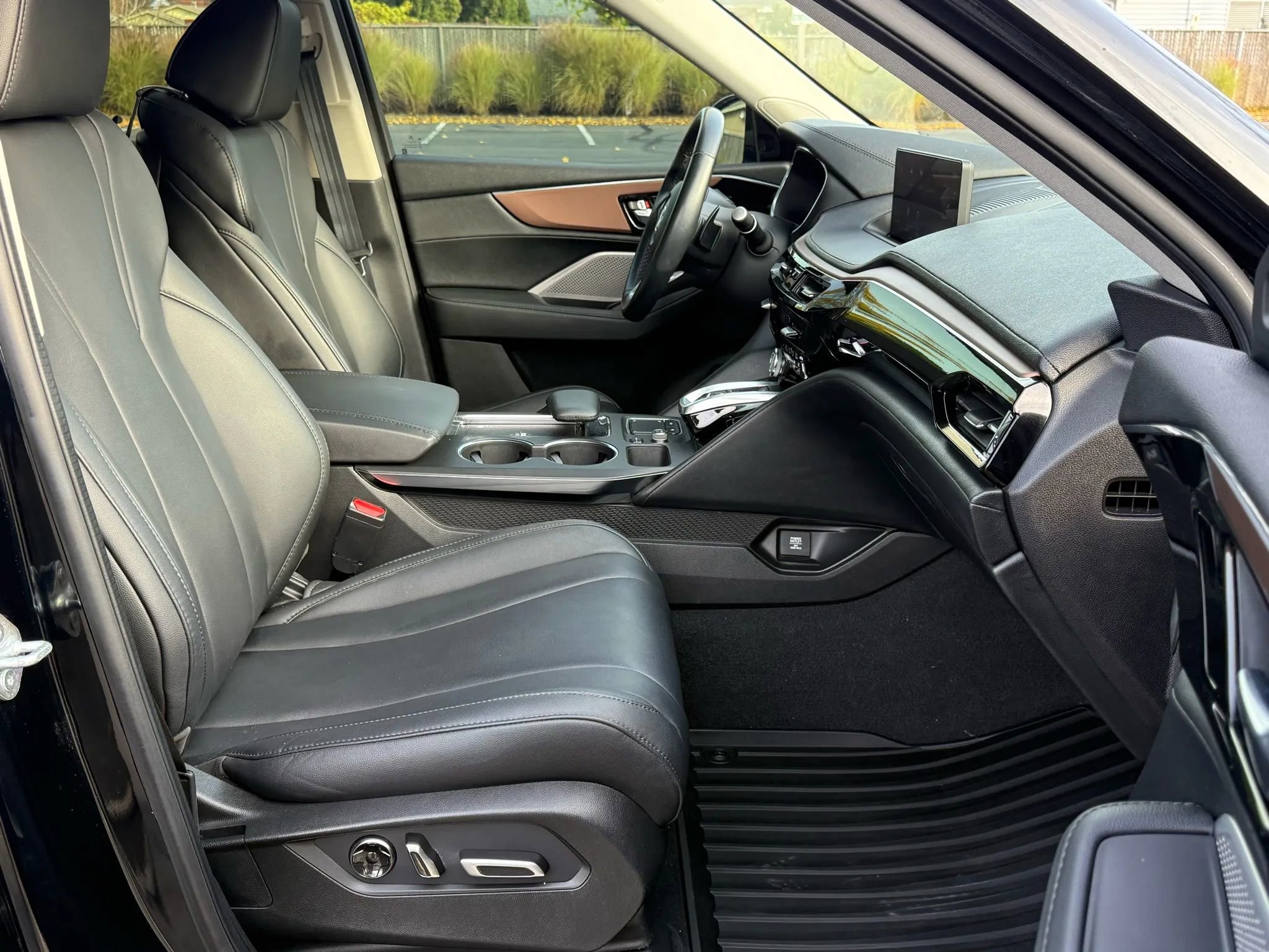 Used 2022 Acura MDX SH-AWD image 13