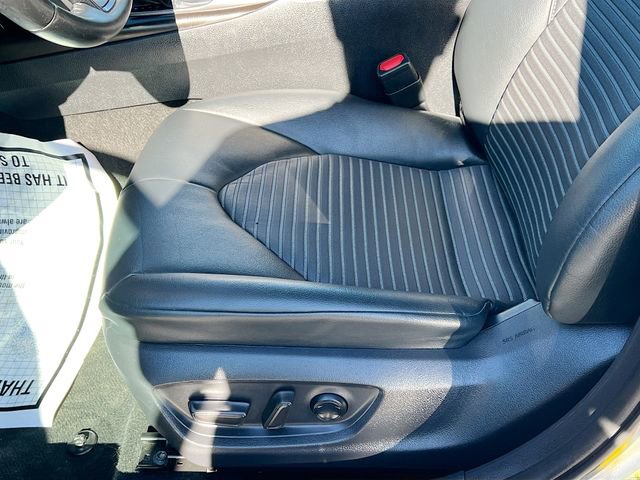 Used 2022 Toyota Camry SE image 18