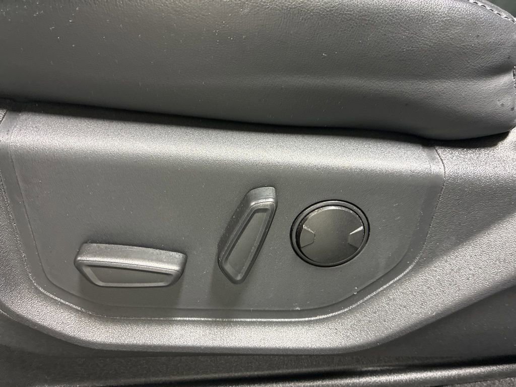 Used 2024 Ford Expedition XLT image 13