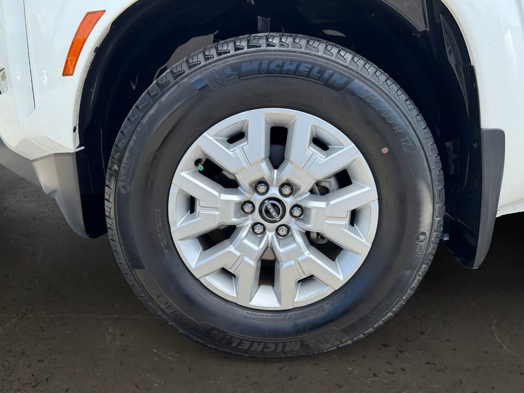 Used 2024 Nissan Frontier SV w/ SV Convenience Package RWD image 10