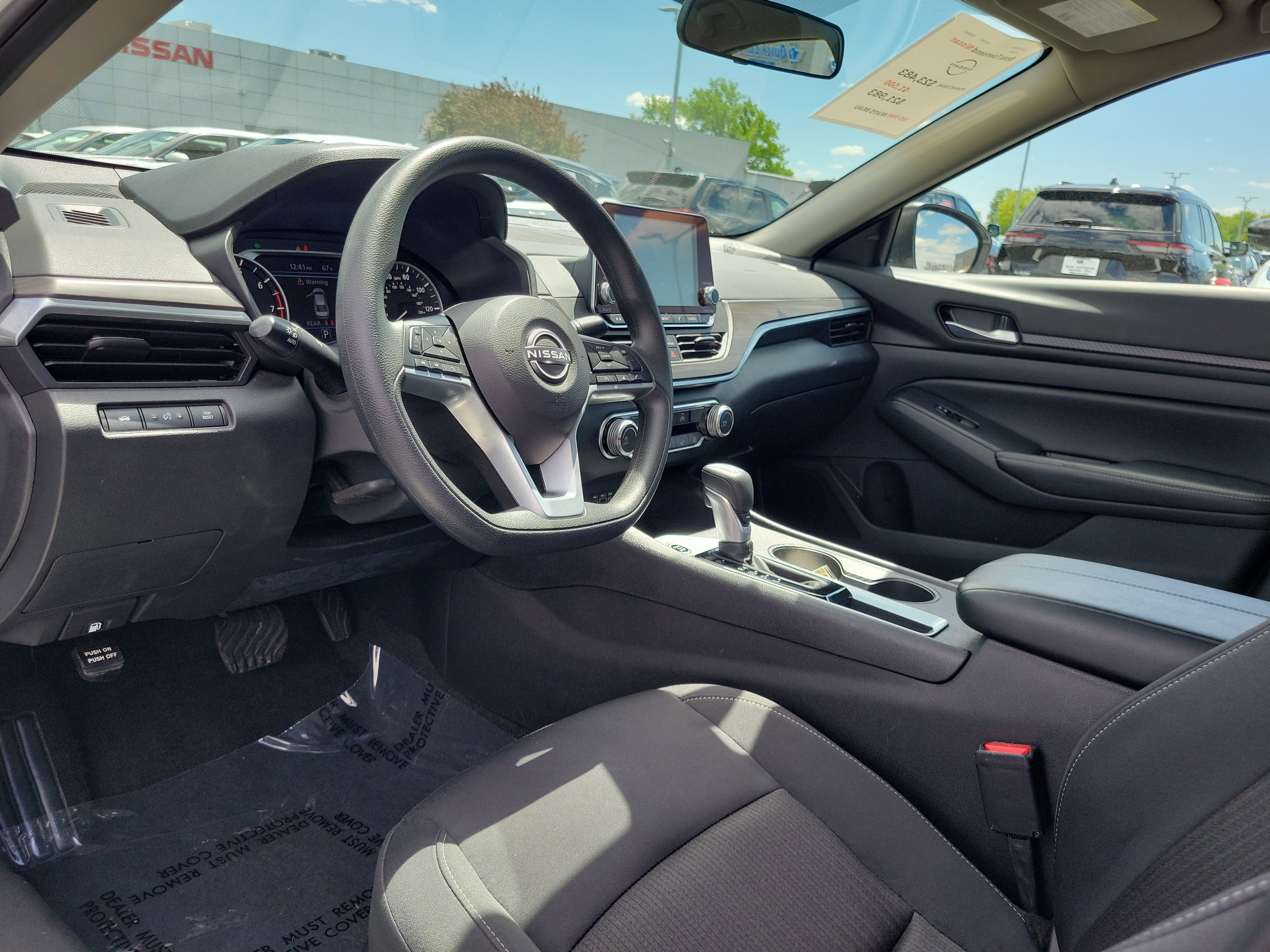 Used 2025 Nissan Altima 2.5 SV FWD image 19