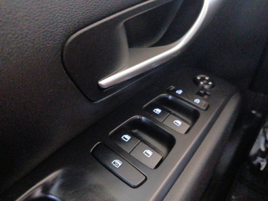 Used 2024 Hyundai Santa Cruz SE FWD image 16