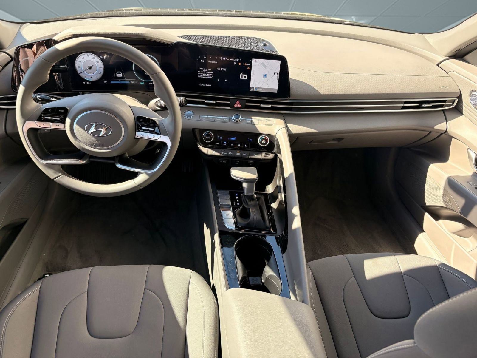 Used 2023 Hyundai Elantra SEL w/ Convenience Package image 15