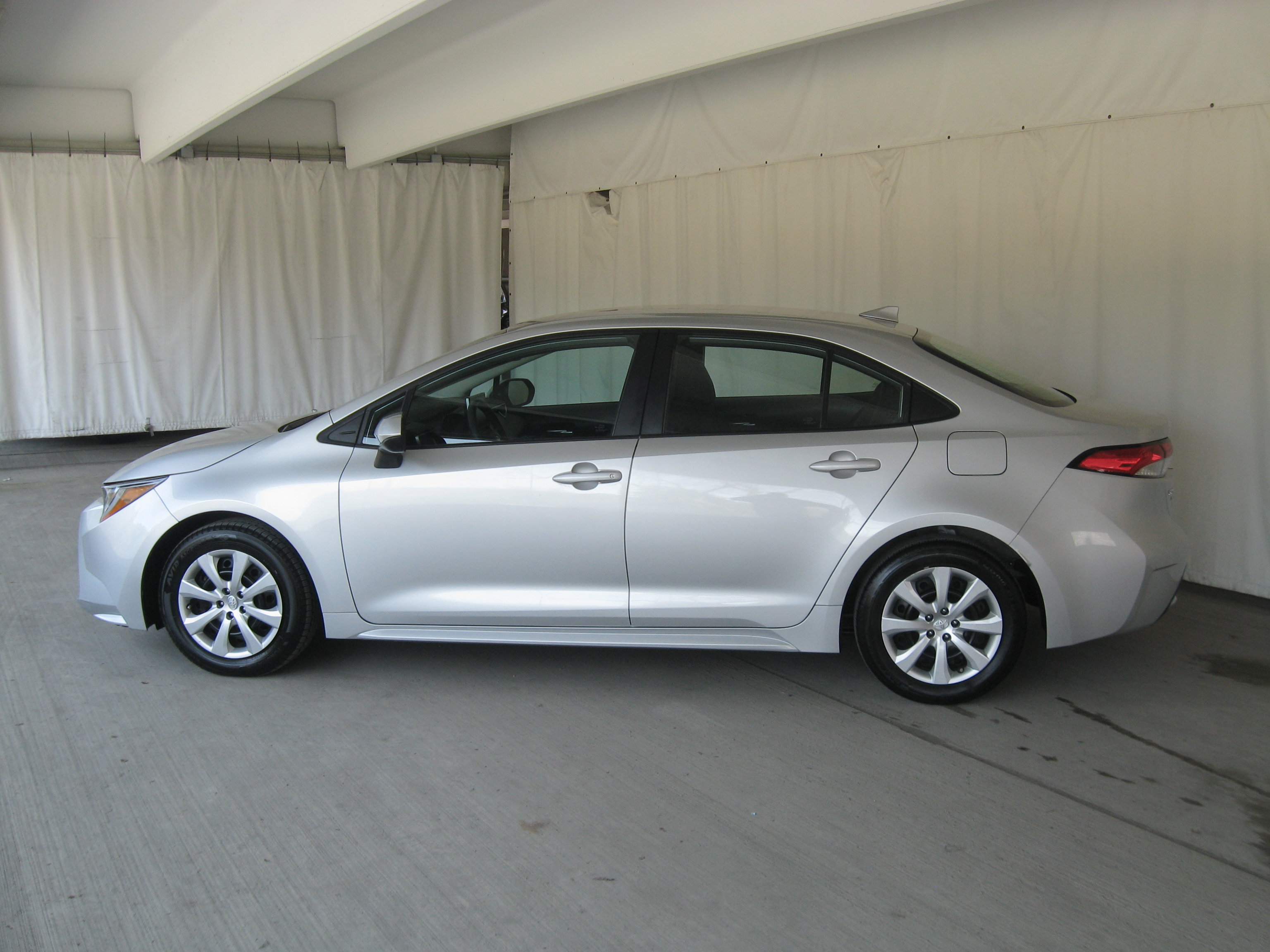 Used 2020 Toyota Corolla LE image 21