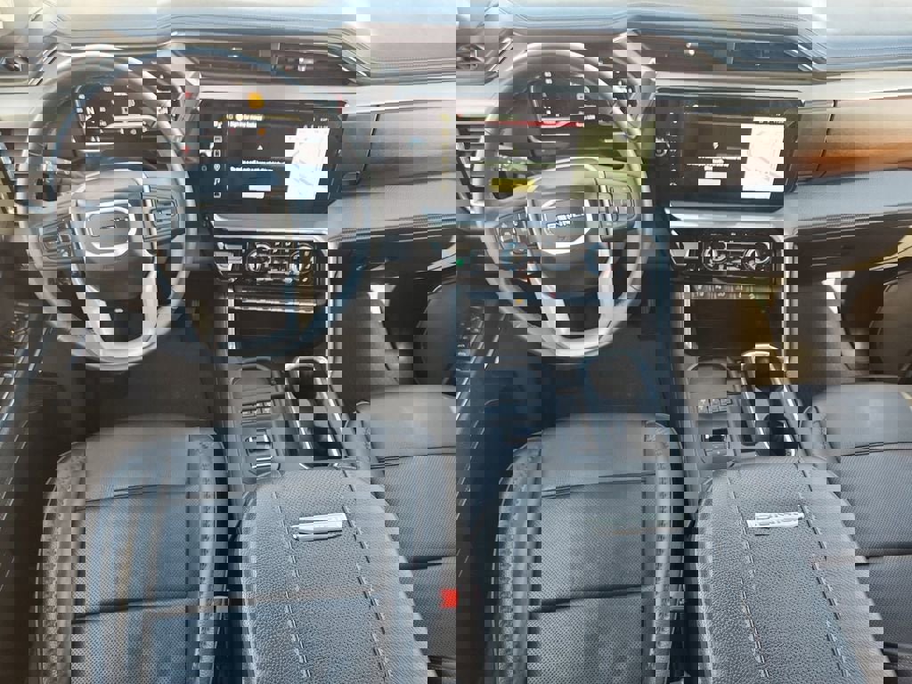 Used 2025 GMC Sierra 2500 Denali w/ Denali Reserve Package image 10