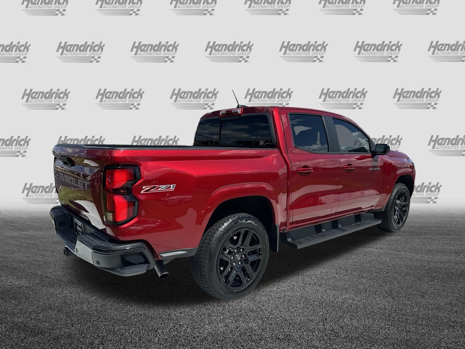 Used 2025 Chevrolet Colorado Z71 w/ Technology Package AWD/4WD image 10