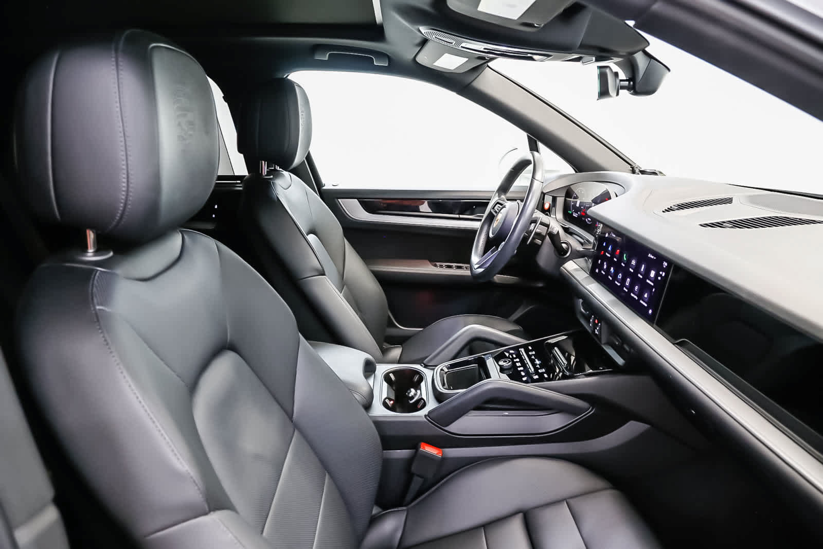 Certified 2024 Porsche Cayenne AWD/4WD image 22