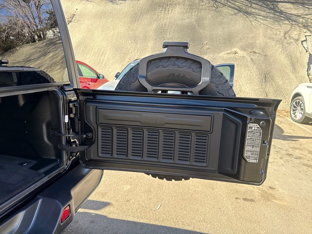 Used 2023 Jeep Wrangler Unlimited Rubicon w/ Cold Weather Group image 20