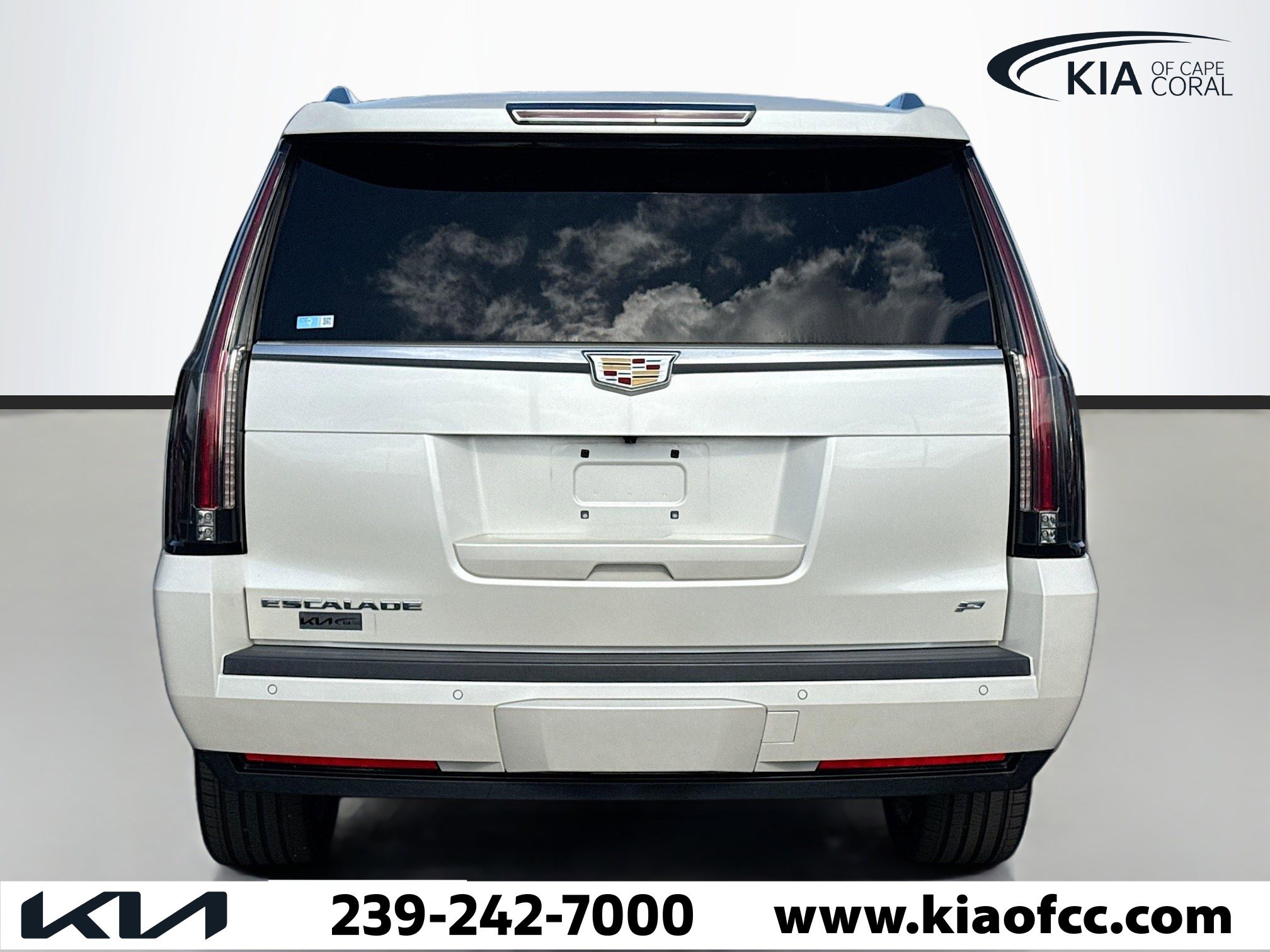 Used 2015 Cadillac Escalade ESV Platinum image 4