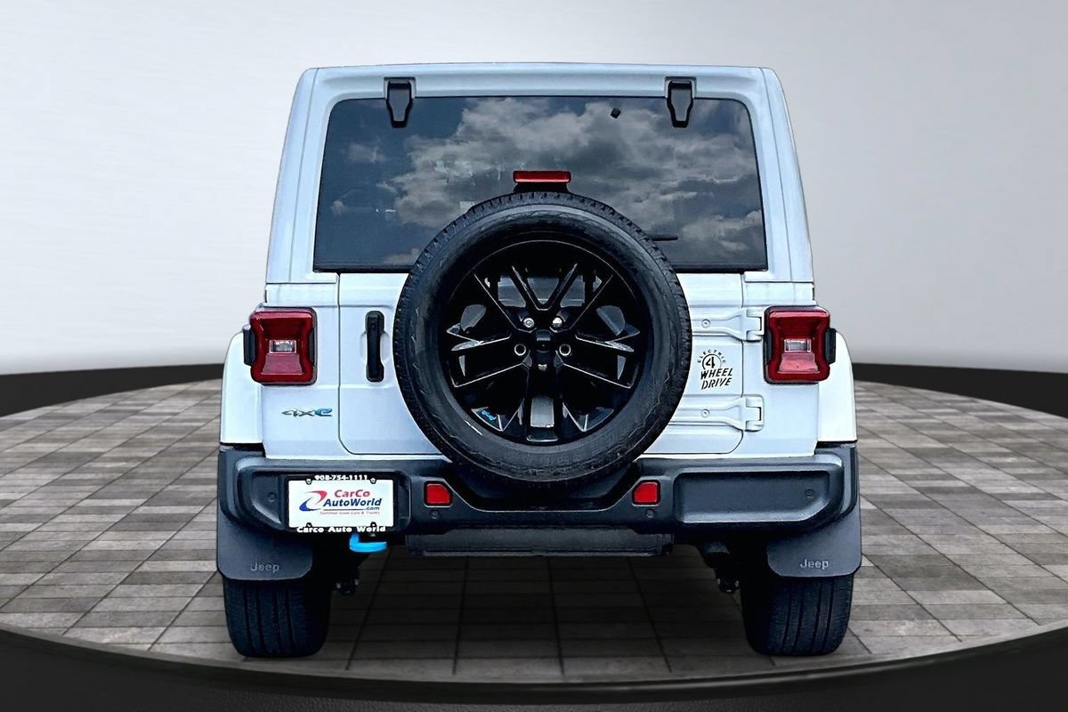 Used 2023 Jeep Wrangler Unlimited Sahara w/ Cold Weather Group AWD/4WD image 6