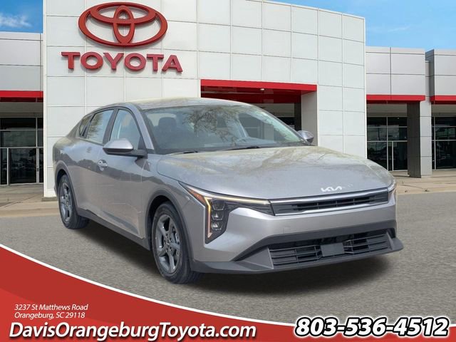Used 2025 Kia K4 LXS image 1