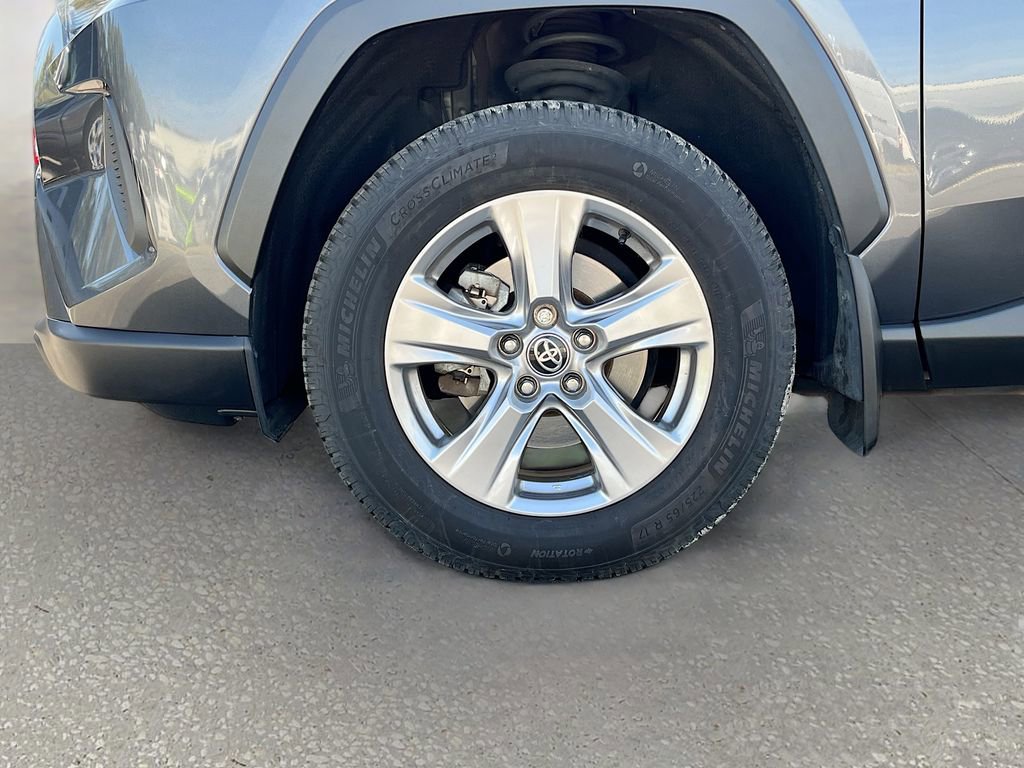 Used 2022 Toyota RAV4 XLE image 26
