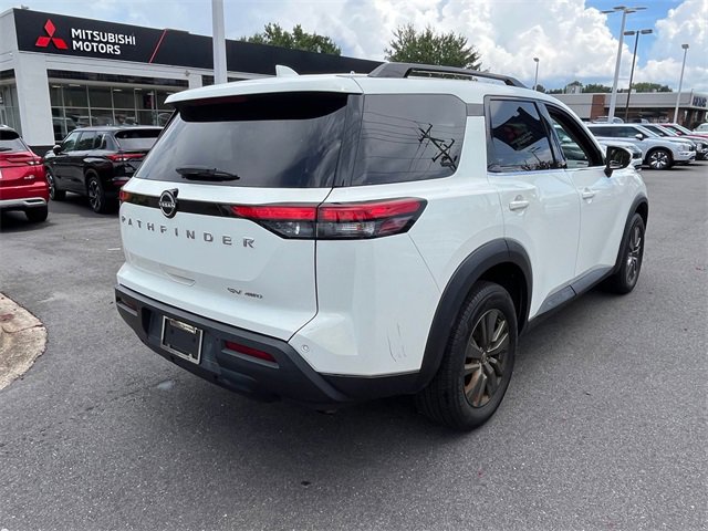 Used 2022 Nissan Pathfinder SV image 4