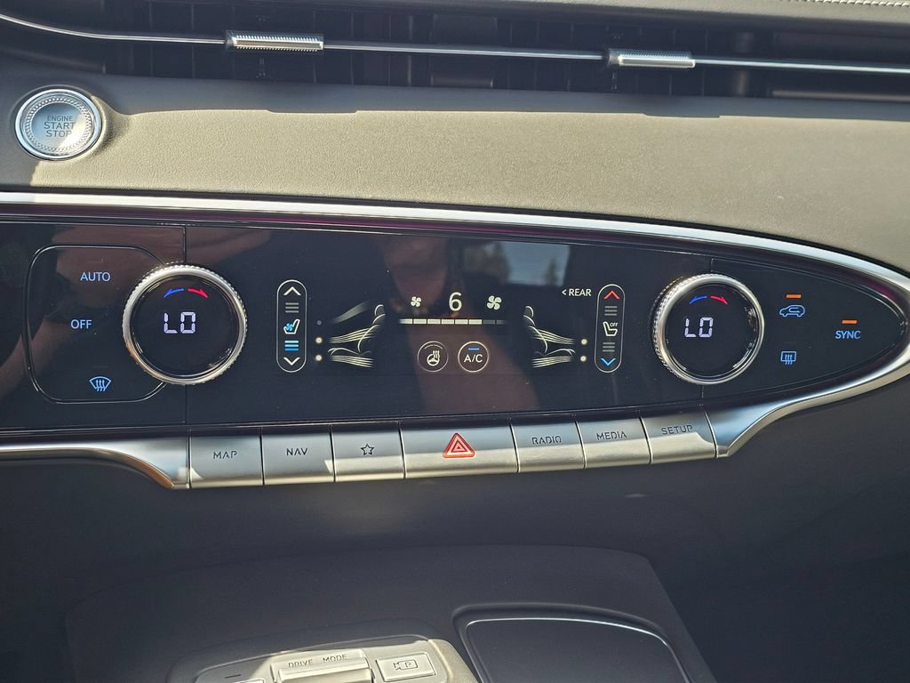 Certified 2025 Genesis GV70 3.5T Sport w/ Sport Prestige Package AWD/4WD image 16