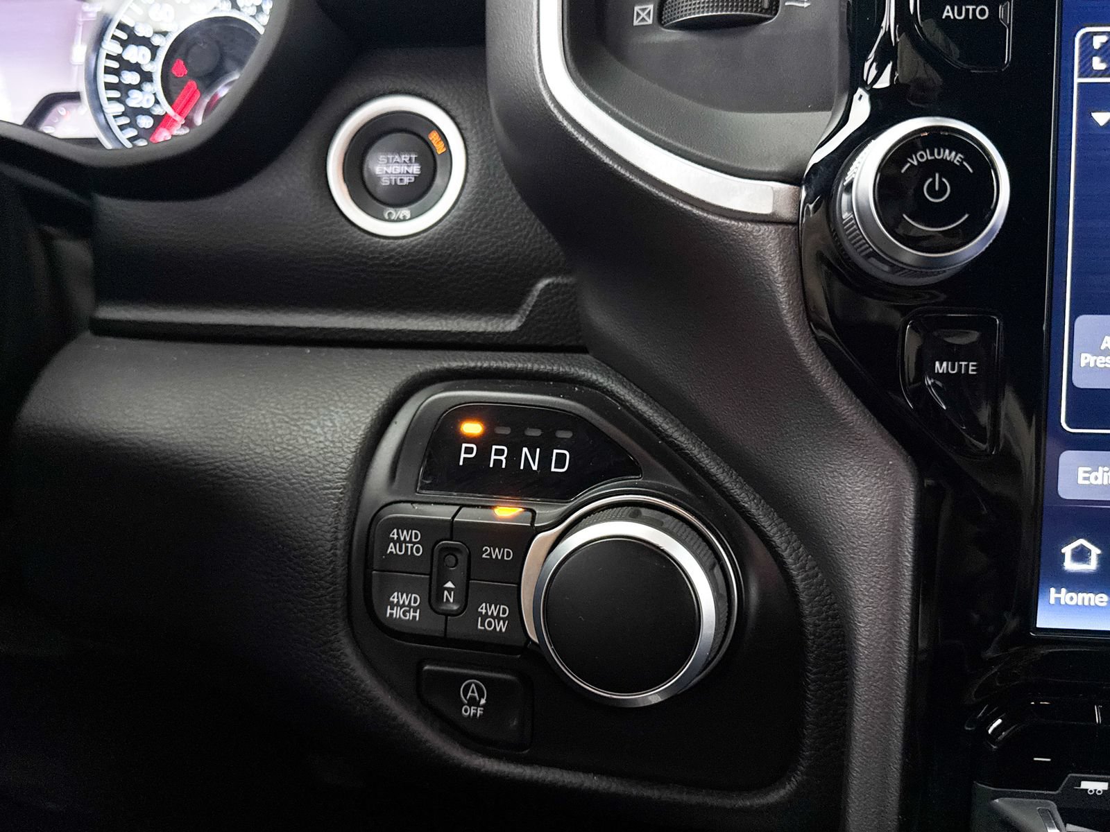 Used 2023 RAM 1500 Big Horn AWD/4WD image 9