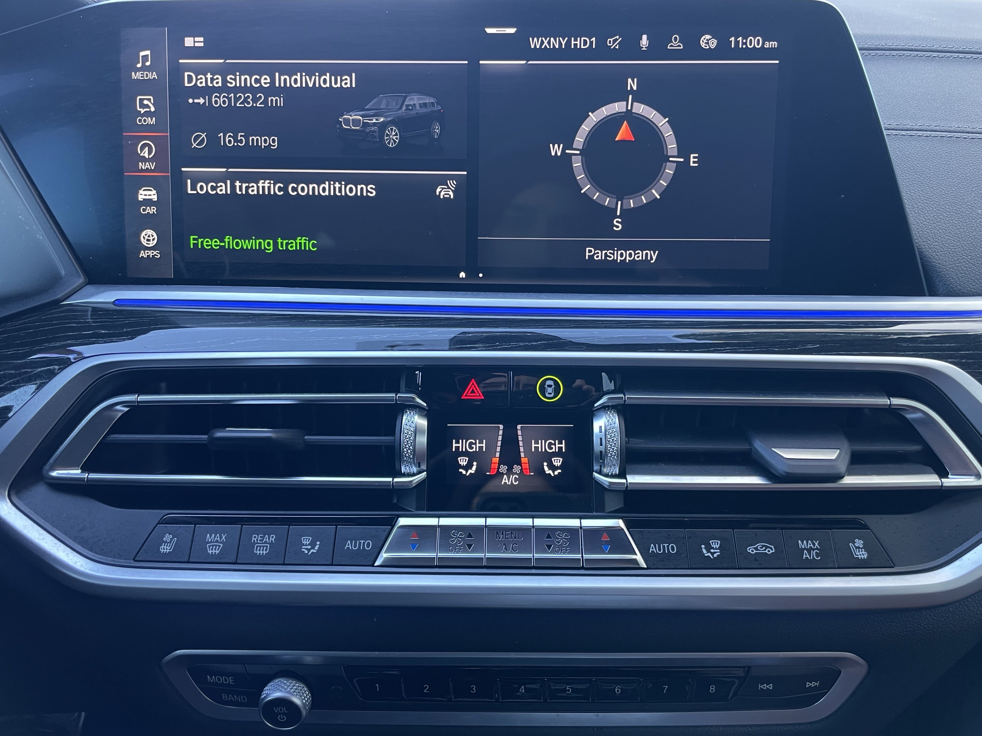 Used 2022 BMW X7 M50i w/ Luxury Seating Package image 19