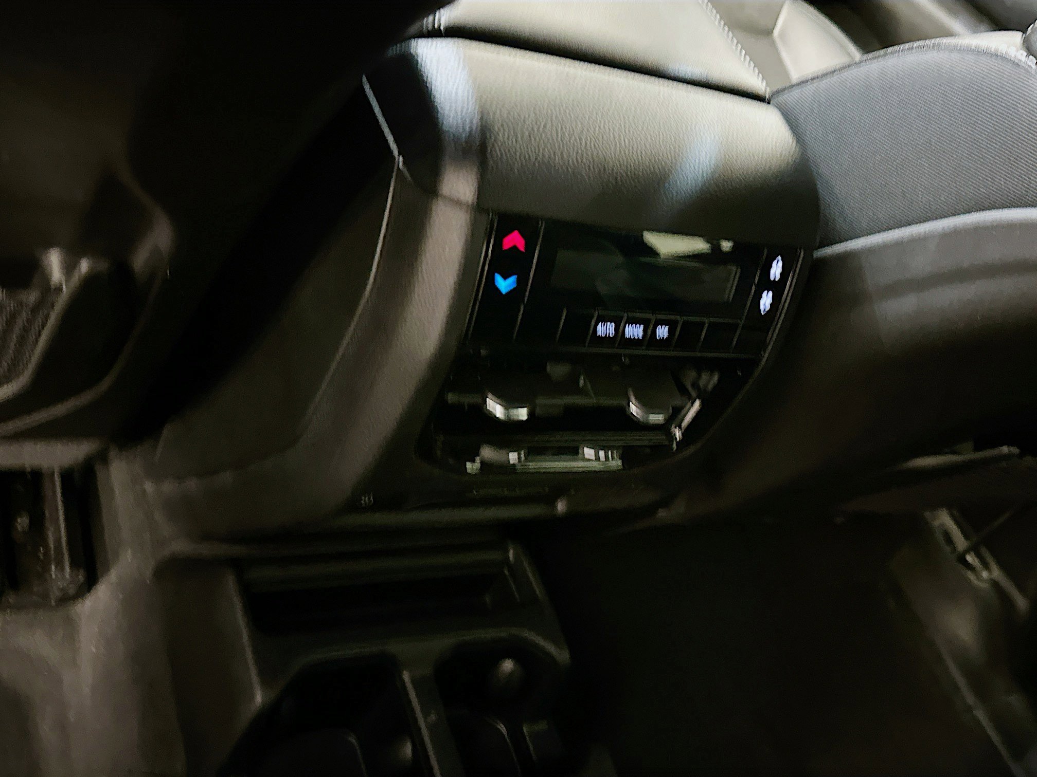 Used 2023 Jeep Grand Cherokee L Laredo image 28