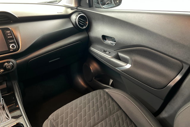 Used 2021 Nissan Kicks SV image 10
