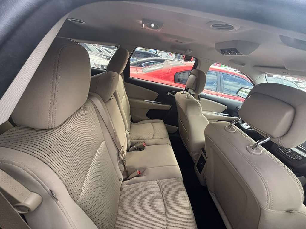 Used 2015 Dodge Journey SXT w/ Flexible Seating Group FWD image 7